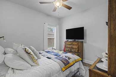 Welcome home to this beautifully maintained brick veneer - photo 14