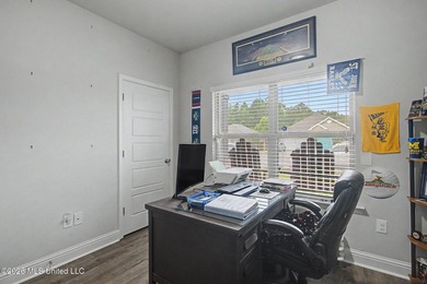 Welcome home to this beautifully maintained brick veneer - photo 16