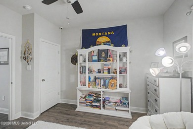 Welcome home to this beautifully maintained brick veneer - photo 18