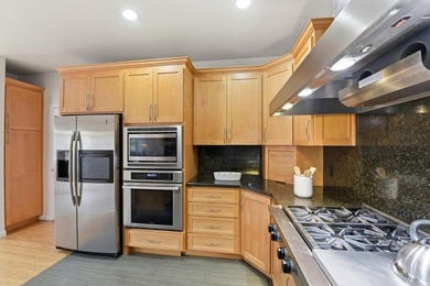 BACK WITH A FRESH NEW LOOK! Welcome to this ~3842 sq ft - photo 20