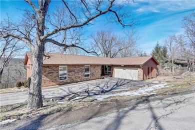 Lake Home Sale Pending in Bonner Springs, Kansas