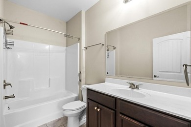 An exceptionally maintained 3-bedroom, 2.5 bath, end unit - photo 24