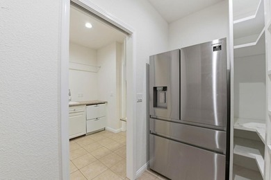 BACK WITH A FRESH NEW LOOK! Welcome to this ~3842 sq ft - photo 24