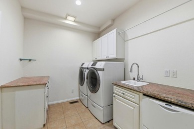 BACK WITH A FRESH NEW LOOK! Welcome to this ~3842 sq ft - photo 26