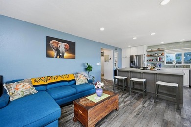 Peaceful Lakefront Retreat with the best panoramic views of - photo 27