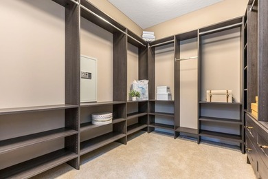 HIGHLY DESIRABLE STONE HILL ESTATES!! Experience refined country - photo 31