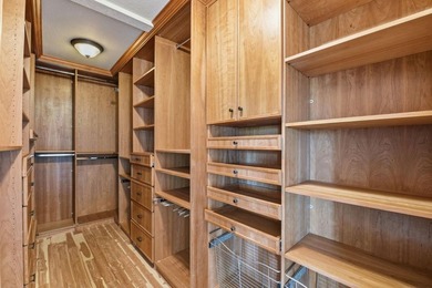 BACK WITH A FRESH NEW LOOK! Welcome to this ~3842 sq ft - photo 34