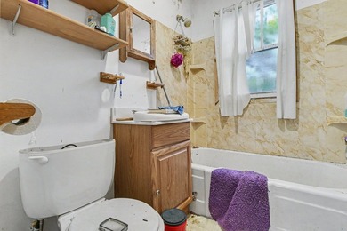 Opportunity awaits with this 2-bedroom, 1-bath home in Round - photo 11
