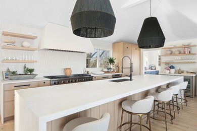 Sited on Sag Harbor Cove in the sought-after Bay Point community - photo 8