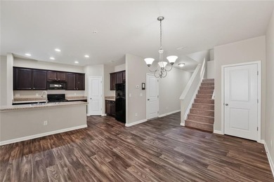 Welcome home to this move-in ready 3 bedroom, 2.5 bath townhouse - photo 13