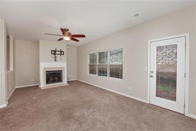 Welcome home to this move-in ready 3 bedroom, 2.5 bath townhouse - photo 16