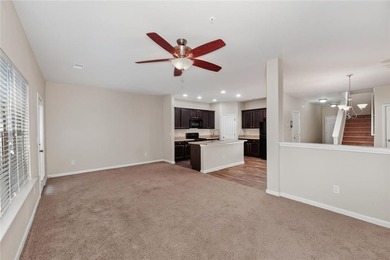 Welcome home to this move-in ready 3 bedroom, 2.5 bath townhouse - photo 17