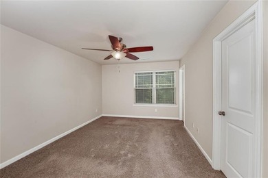Welcome home to this move-in ready 3 bedroom, 2.5 bath townhouse - photo 22