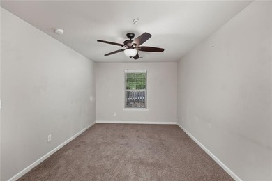 Welcome home to this move-in ready 3 bedroom, 2.5 bath townhouse - photo 27