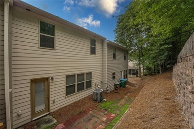 Welcome home to this move-in ready 3 bedroom, 2.5 bath townhouse - photo 32