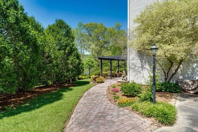 Experience everyday living that feels like a getaway. Situated - photo 47