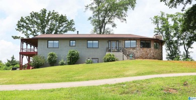 Luxury Mountain Retreat with Panoramic Views  5BR/3BA on 2 Acres