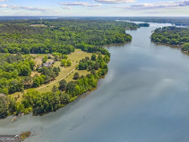 Among the rarest offerings in the region, this extraordinary - photo 11