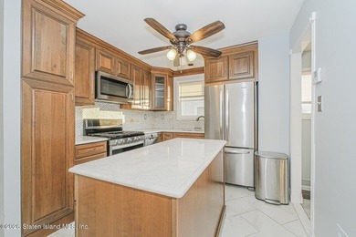 This beautifully updated 20' extra-wide semi offers a - photo 14