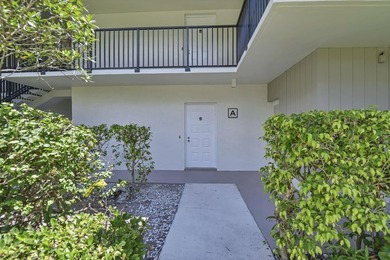 Welcome to this charming one-bedroom, one-bathroom condominium - photo 24