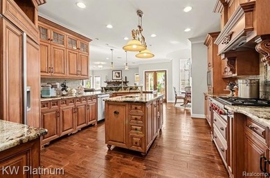 Sprawling 4,162 square foot custom ranch designed with a - photo 5