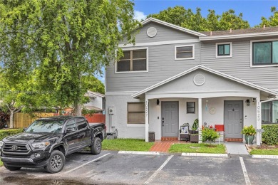 Lake Townhome/Townhouse For Sale in Pembroke Pines, Florida