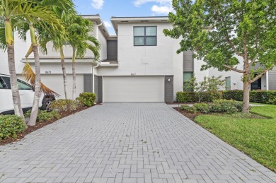 Lake Townhome/Townhouse For Sale in Lake Worth, Florida