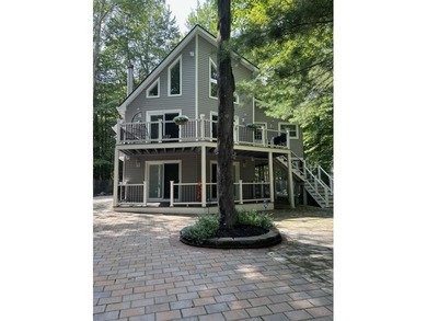 Arrowhead Lake Home For Sale in Pocono Lake Pennsylvania