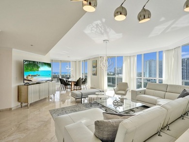 Beautifully Renovated wrap-around condo features 3BR, 2.5BA with - photo 2