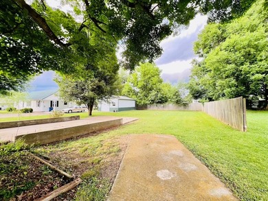 Nice, 3 Bedroom / 2 Bath House & 20ft x 25ft Detached Garage on - photo 9