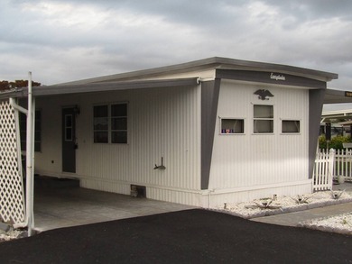 Lake Eustis Home For Sale in Tavares Florida