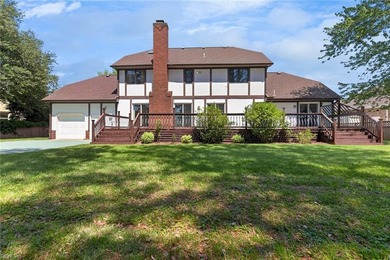 English Tudor 4 beds 3 full baths over looking 3rd Golf hole - photo 5