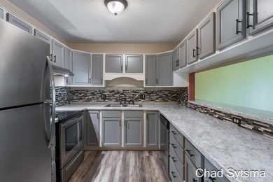 Welcome to Silverleaf! This condo community offers the best of - photo 5