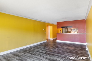 Welcome to Silverleaf! This condo community offers the best of - photo 7