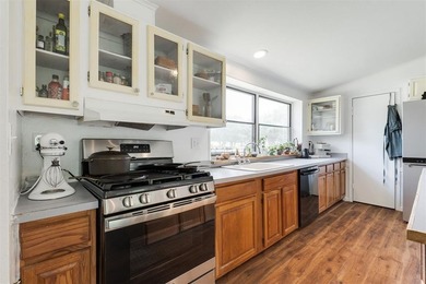 Welcome to 4409 Valley View Lane - a rare opportunity to enjoy - photo 8