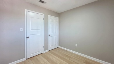 Freshly updated townhome, WITH A BRAND NEW ROOF in 2026. This - photo 11