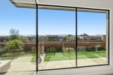 Single level with red rock & mountain views. Nestled in Sand - photo 16