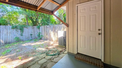 Freshly updated townhome, WITH A BRAND NEW ROOF in 2026. This - photo 17