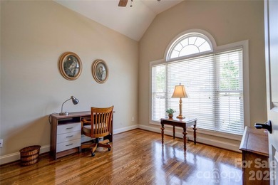 Gorgeous 3BR 2.5BA brick home on a corner lot in The Pointe - photo 19