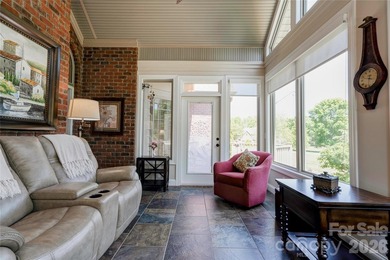 Gorgeous 3BR 2.5BA brick home on a corner lot in The Pointe - photo 21