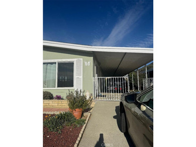 WELCOME TO THIS BEAUTIFULLY WELL MAINTAINED 2 BEDROOMS AND 2 - photo 2