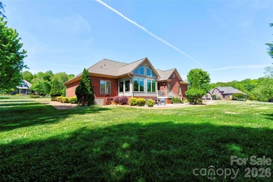 Gorgeous 3BR 2.5BA brick home on a corner lot in The Pointe - photo 46