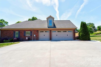 Gorgeous 3BR 2.5BA brick home on a corner lot in The Pointe - photo 48