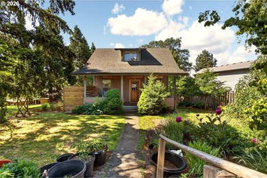 100 steps from downtown White Salmon, this historic 1910 home - - photo 2