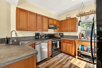 100 steps from downtown White Salmon, this historic 1910 home - - photo 10