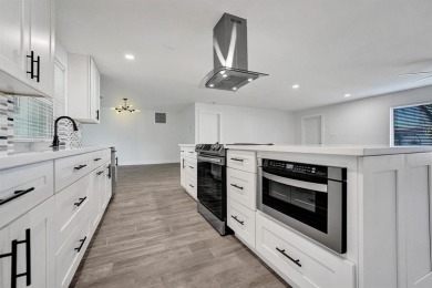 (private lake, pond, creek) Home For Sale in Plantation Florida