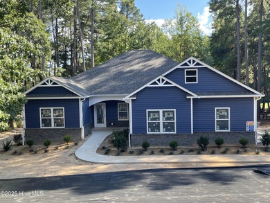 Seven Lakes Home For Sale in West End North Carolina