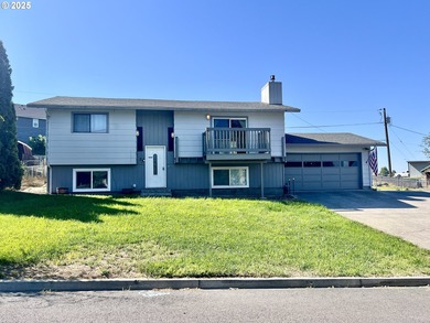 (private lake, pond, coastal) Home For Sale in Umatilla Oregon