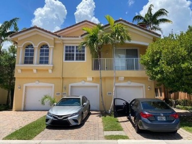 (private lake, pond, creek) Townhome/Townhouse For Sale in Riviera Beach Florida
