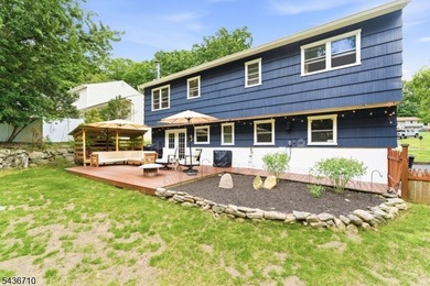 Truly turnkey bilevel in desirable Hopatcong! This beautifully - photo 5